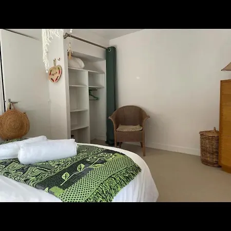 Apartment Le Bateau Ivre- Historique Dinan